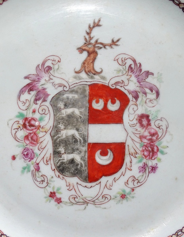 China, 18. Jahrhundert, Regierungszeit von Kaiser Qianlong (1736-1795), Porzellanteller.