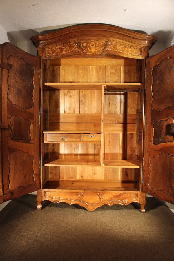 Armoire lyonnaise de mariage 