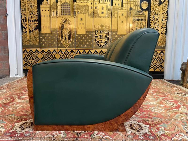 Ledersofa im Art-Déco-Stil