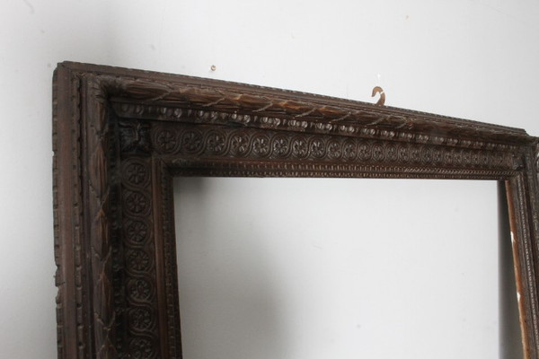 Antique large 19th century frame carved in solid walnut. Size 170 x 123 (useful width 141 x 94)