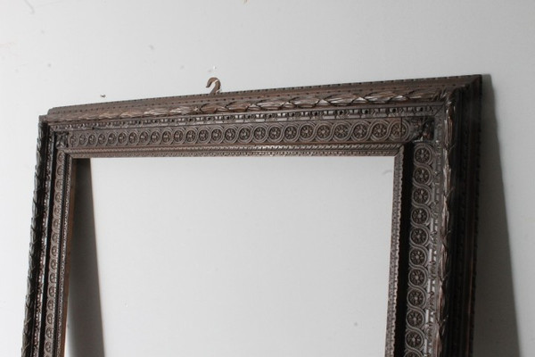 Antique large 19th century frame carved in solid walnut. Size 170 x 123 (useful width 141 x 94)