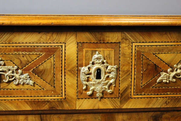 Louis XIV chest of drawers in 18th century marquetry