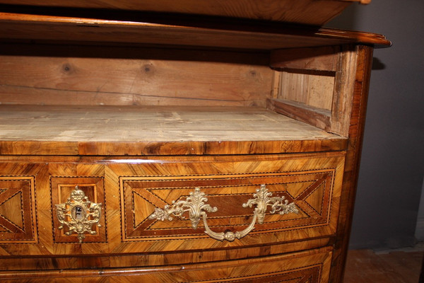 Louis XIV chest of drawers in 18th century marquetry