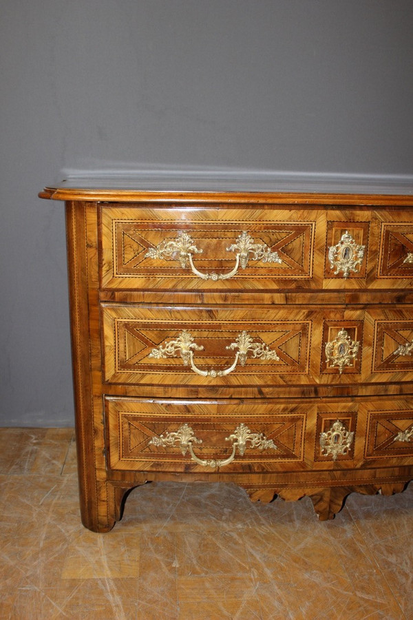 Louis XIV chest of drawers in 18th century marquetry