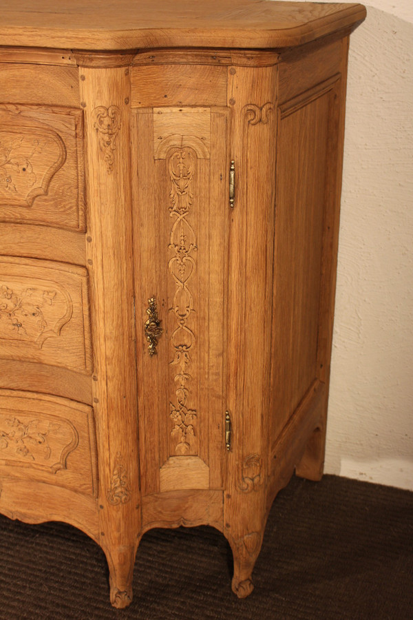 Louis XV chest of drawers