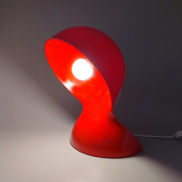 Lampada da tavolo originale Dalù rossa degli anni '60 di Vico Magistretti per Artemide (non una replica)