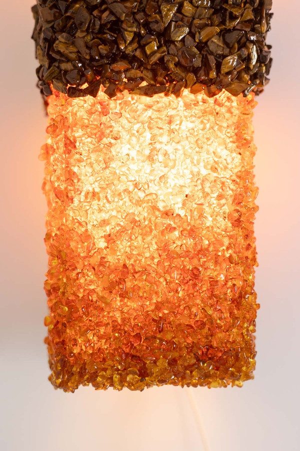 Pair of "Honey" wall lights in amber and tiger's eye. Contemporary. LS60042086G