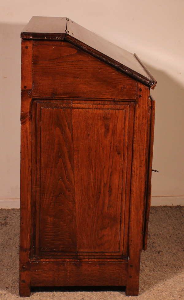 Louis III Oratory In Walnut - 17th Century