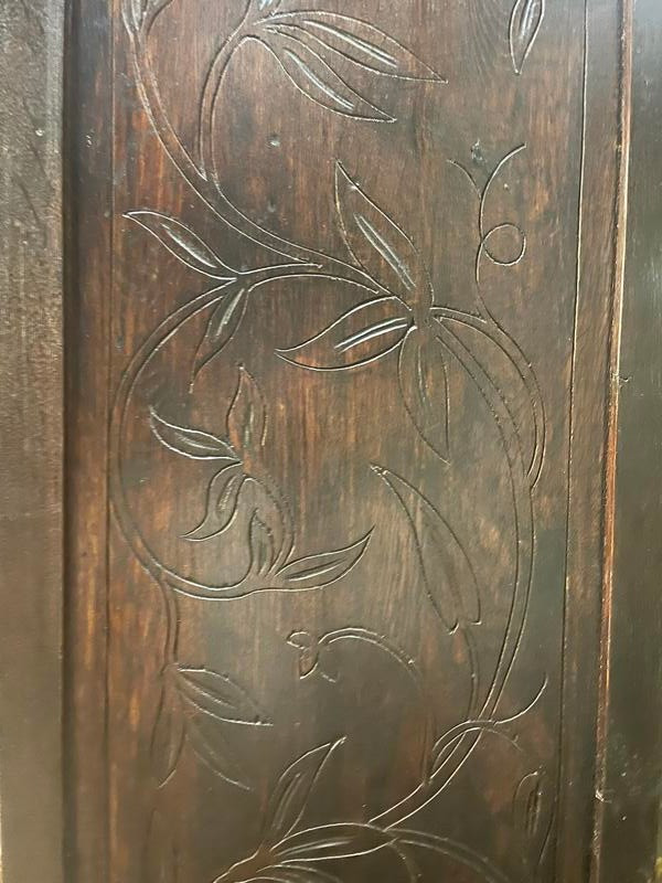 Zweiteiliges Sideboard im Renaissance-Stil aus geschnitzter massiver Eiche