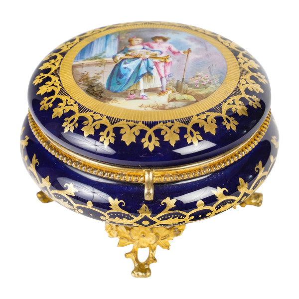 Beautiful Sèvres porcelain candy box, late 19th century