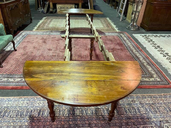 Louis Philippe 6 Leg Round Dining Table