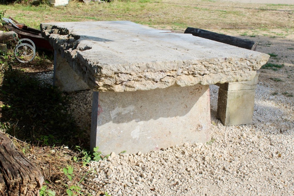 Table De Monastère En Pierre De Saint Cyr Et Son Banc