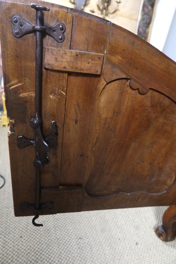 Credenza provenzale della fine del XVIII secolo