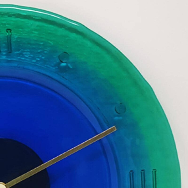 Horloge murale des années 1960 en verre de Murano par "Cà Dei Vetrai". Fabriquée en Italie