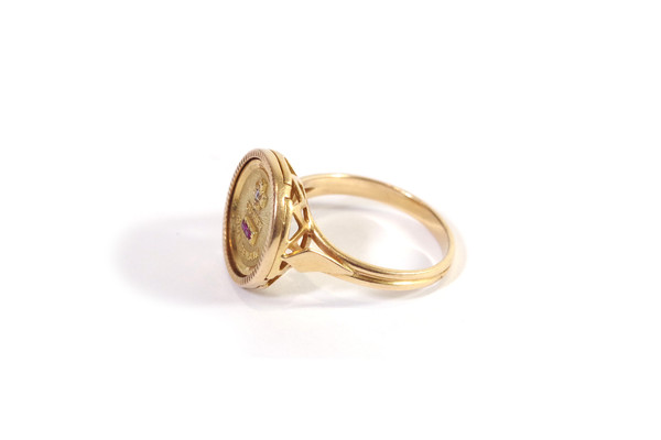 Vintage Augis ring in 18k gold, Augis love medal, Vintage ring, gold ring, more than yesterday