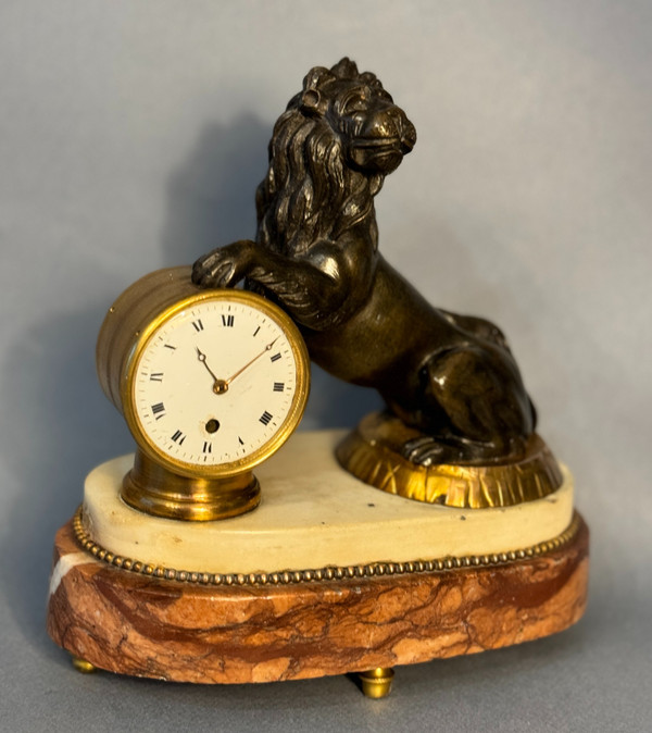 Neoclassical Medici Lion clock - late 18th century