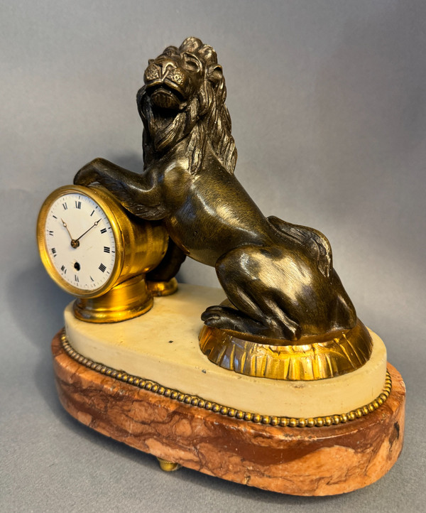 Neoclassical Medici Lion clock - late 18th century