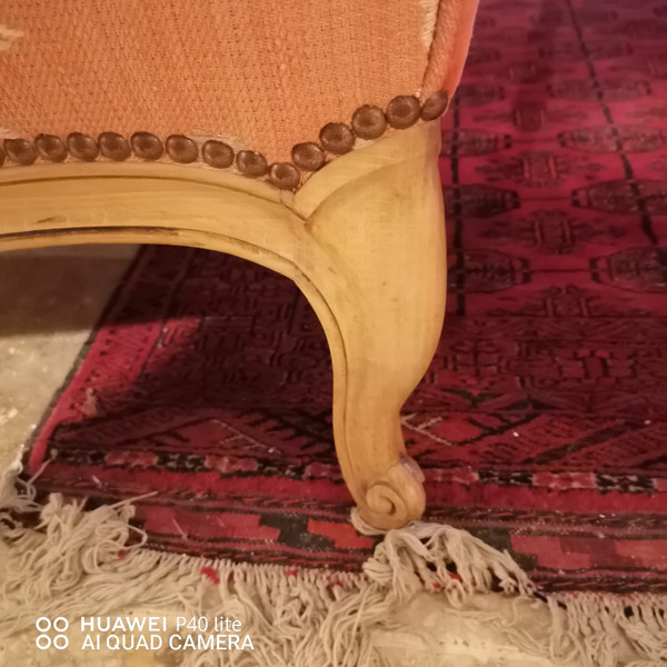 Louis XV blond cherrywood armchair and bergère bench seat, early 20th century