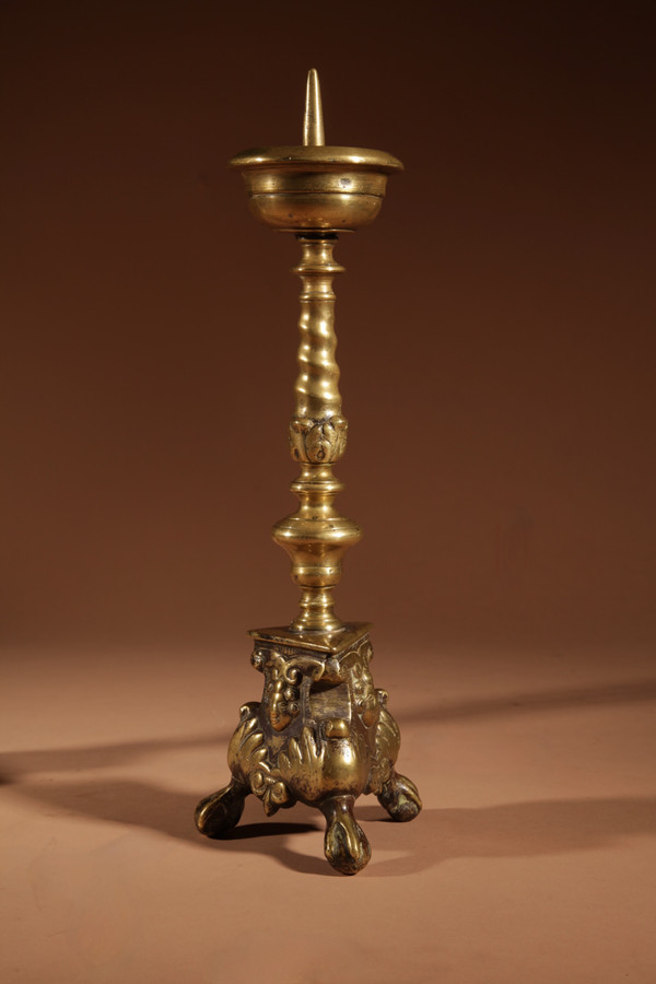 A genuine pair of original brass candlesticks from the southern (Flemish) Netherlands, circa 1680.