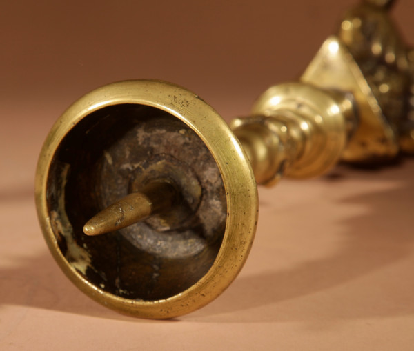 A genuine pair of original brass candlesticks from the southern (Flemish) Netherlands, circa 1680.