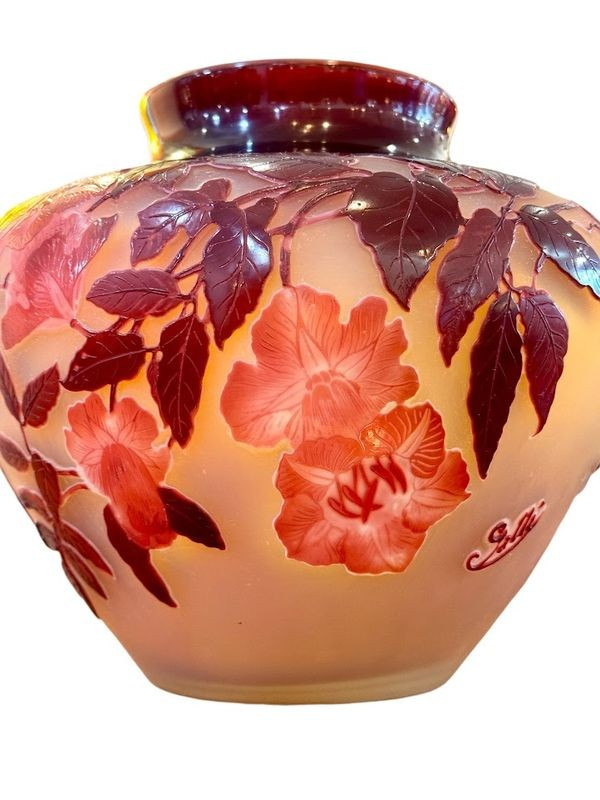 Emile Gallé Vase Art Nouveau "Bignones Rouges"