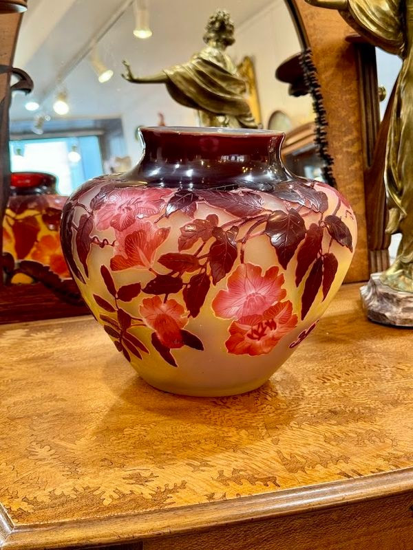 Emile Gallé Vase Art Nouveau "Bignones Rouges"