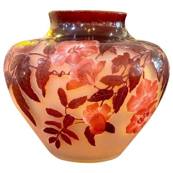 Emile Gallé Vase Art Nouveau "Bignones Rouges"