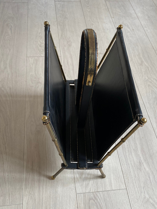 1950/70′ Magazine Rack Jacques Adnet Cuir Et Bronze Ou Laiton Doré