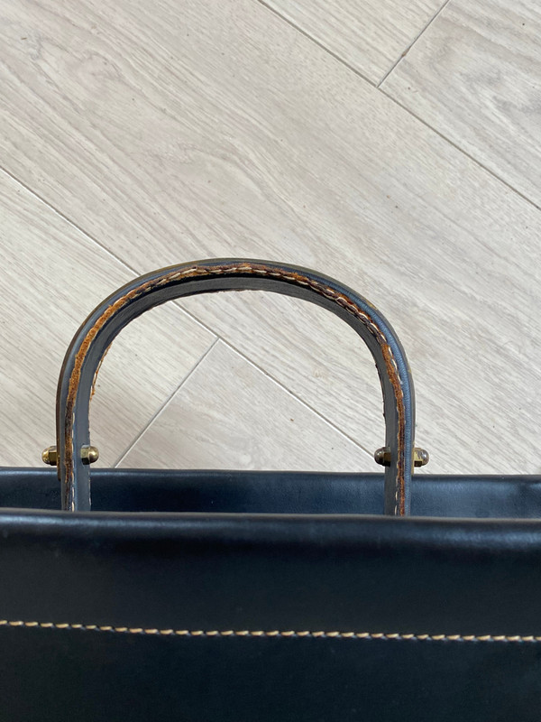 1950/70′ Magazine Rack Jacques Adnet Cuir Et Bronze Ou Laiton Doré