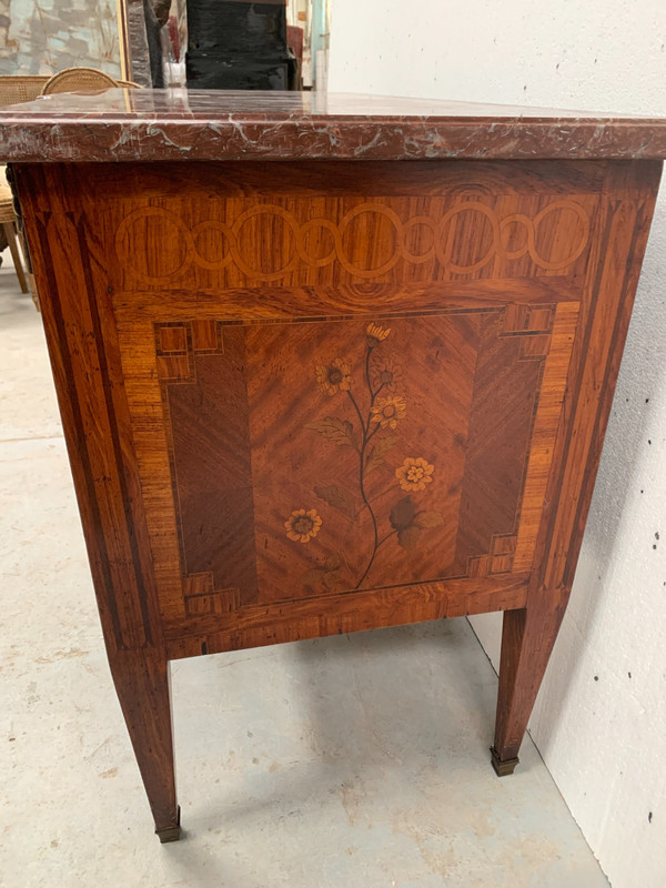 Commode Louis XVI en marqueterie de bois de placage XX siècle