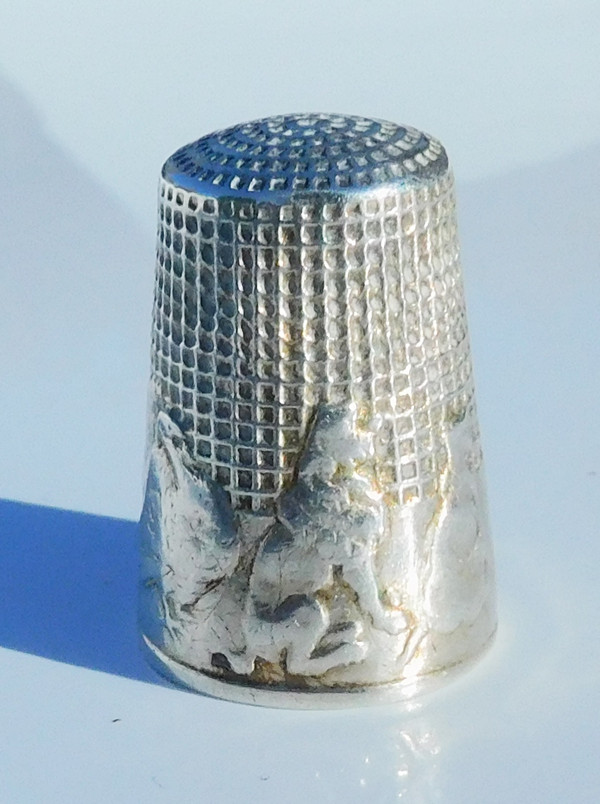 Sterling Silver Thimble Fable "Le Singe Qui Montre La Lanterne" Sewing Kit