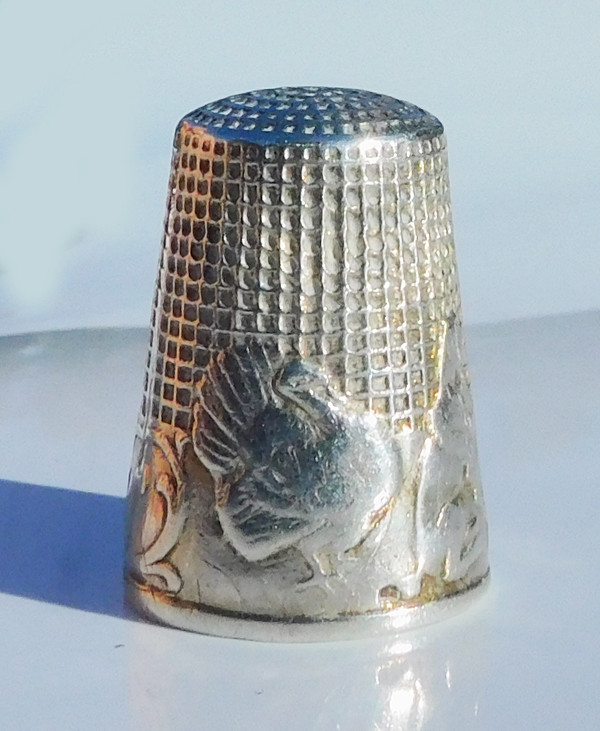 Sterling Silver Thimble Fable "Le Singe Qui Montre La Lanterne" Sewing Kit