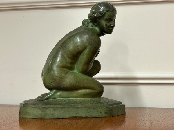 Lucien Charles édouard Alliot (1877-1967) La Frileuse Bronzo con patina verde Periodo Art Déco