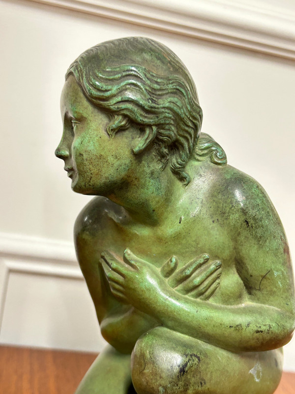 Lucien Charles édouard Alliot (1877-1967) La Frileuse Bronzo con patina verde Periodo Art Déco