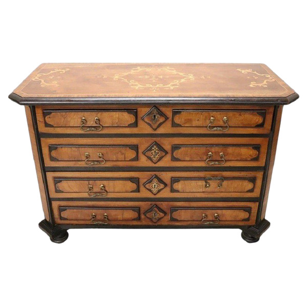 Commode à Tiroirs Antique en Noyer Marqueté, 17ème Siècle