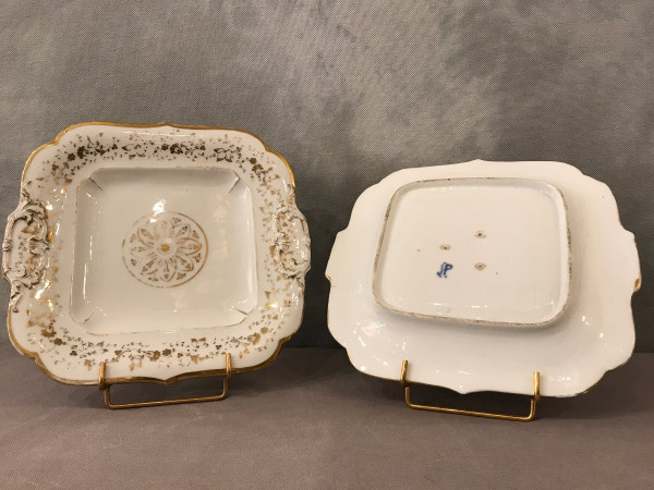 Pair of 19th century "Jacob Petit" Old Paris porcelain cake dishes