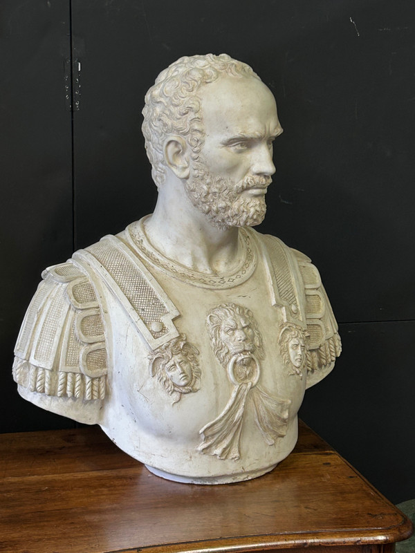 Important Portrait En Buste D’empereur Romain En Cuirasse - Sculpture En Plâtre XXéme Siècle 