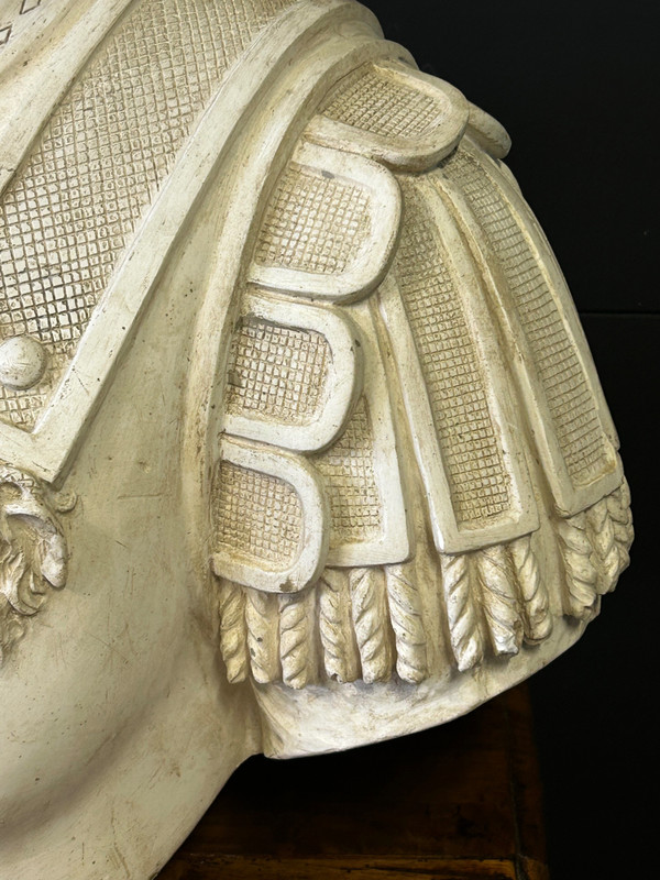 Important Portrait En Buste D’empereur Romain En Cuirasse - Sculpture En Plâtre XXéme Siècle 