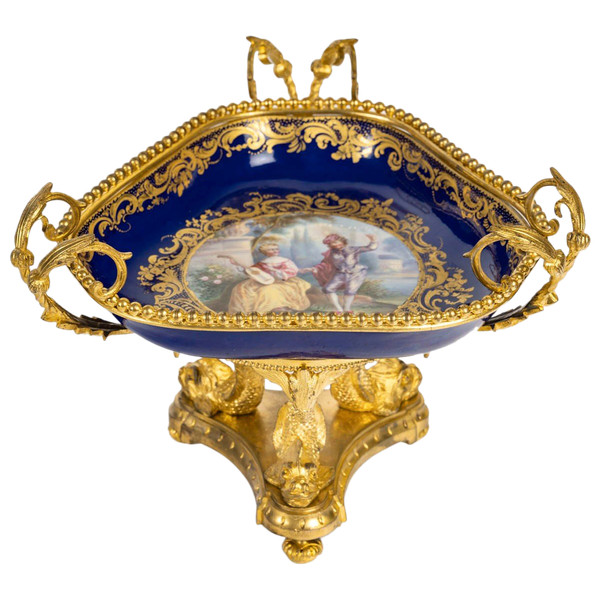 A Sévres porcelain bowl with beautiful gilt bronze ornamentation, late 19th century