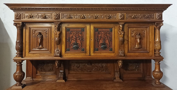 Credenza doppia in noce rinascimentale