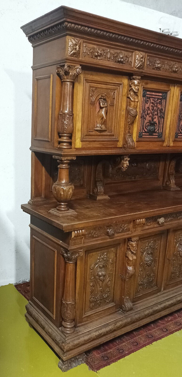 Credenza doppia in noce rinascimentale