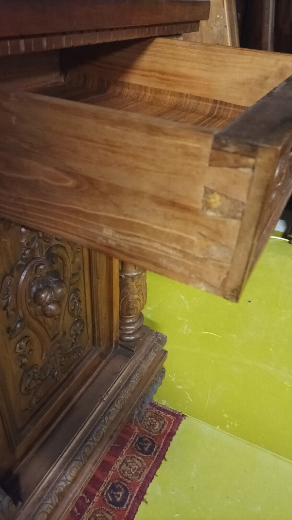 Credenza doppia in noce rinascimentale