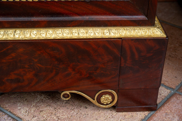 Antique French Charles X chest of drawers, 19th century.