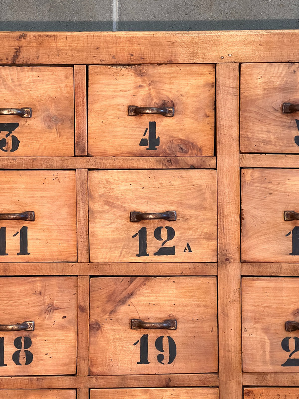 1900 Drawer Cabinet