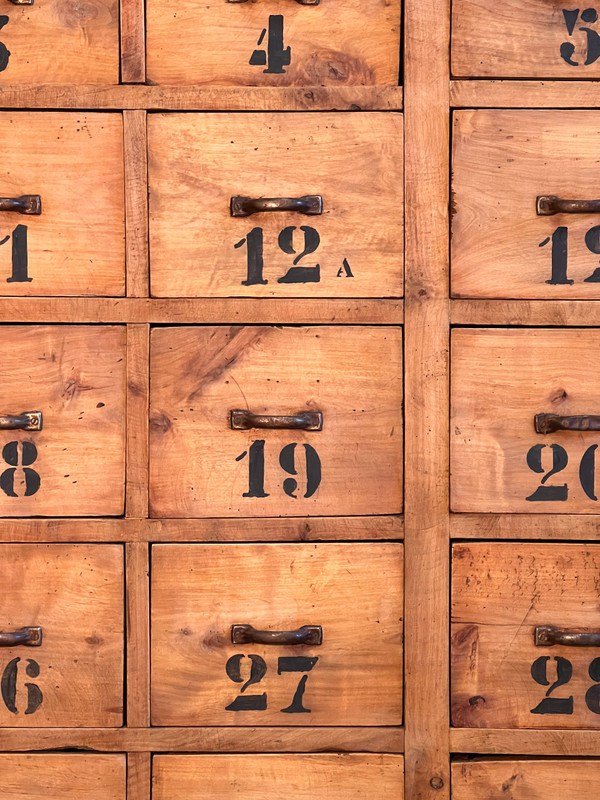 1900 Drawer Cabinet