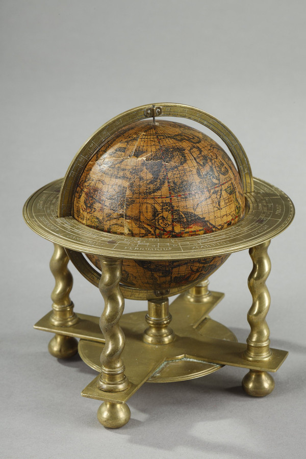 Paire de globes céleste et terrestre de table, de Vincenzo Coronelli, 1697.