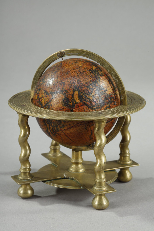 Paire de globes céleste et terrestre de table, de Vincenzo Coronelli, 1697.