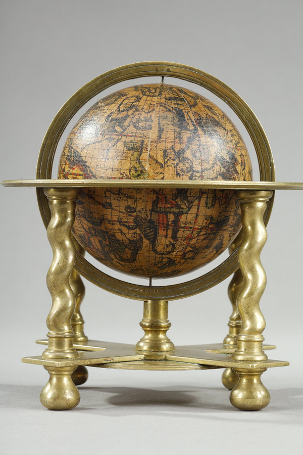 Paire de globes céleste et terrestre de table, de Vincenzo Coronelli, 1697.