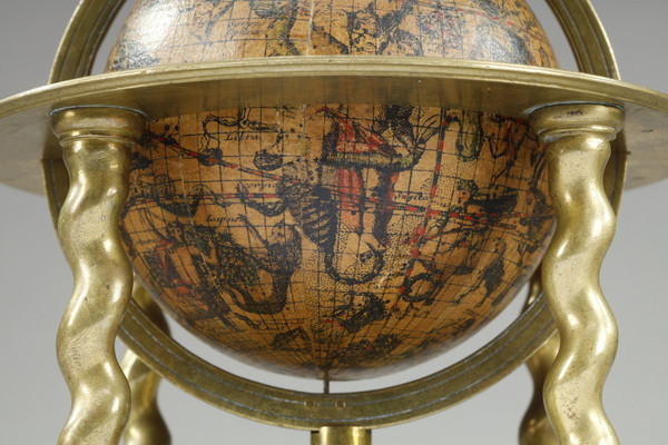 Paire de globes céleste et terrestre de table, de Vincenzo Coronelli, 1697.