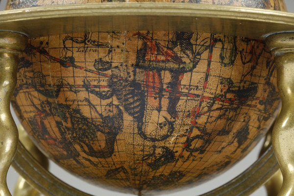 Paire de globes céleste et terrestre de table, de Vincenzo Coronelli, 1697.